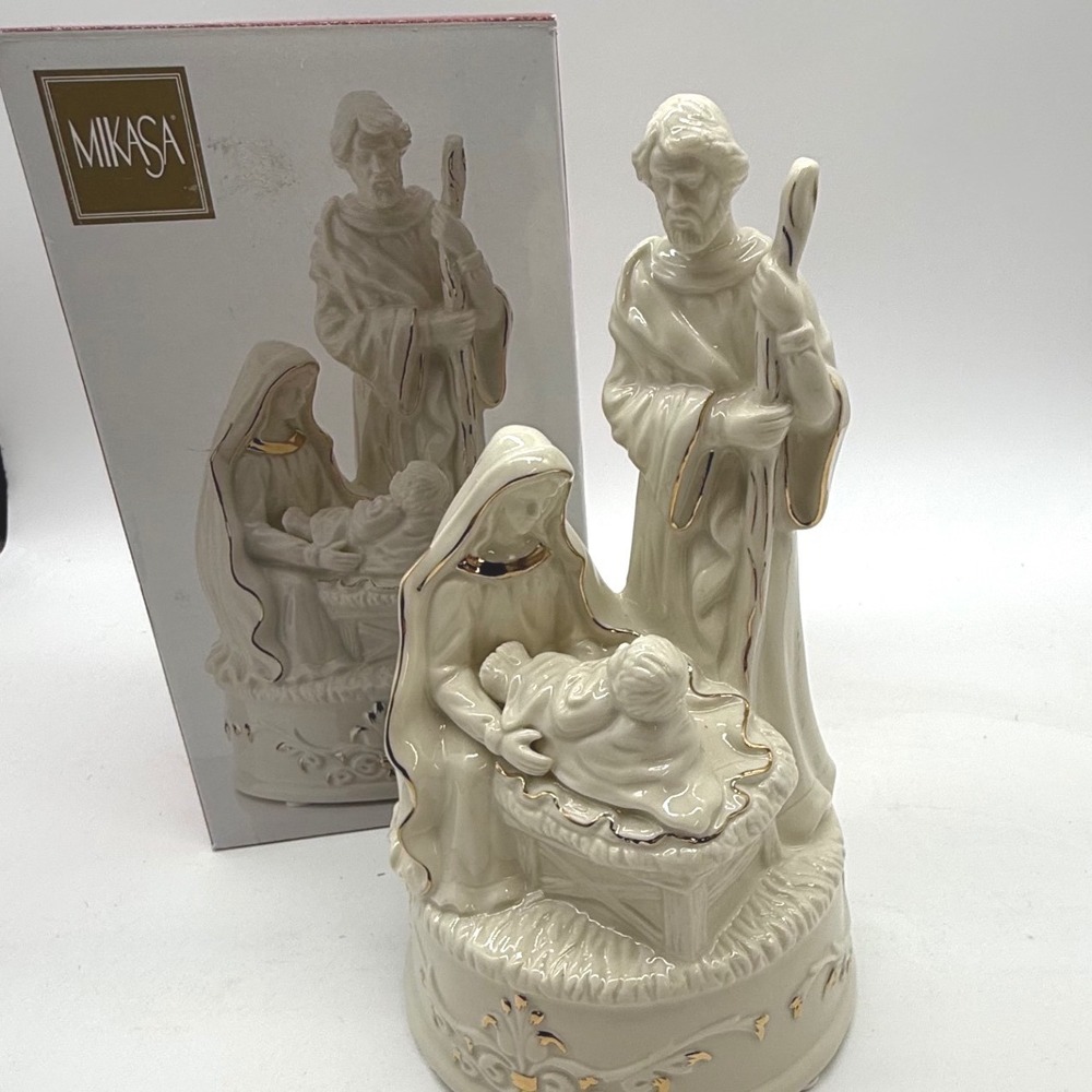 Mikasa Fine Porcelain Holy Family Nativity Figurine Ivory Gold Trim with Box